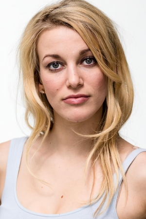 Blond-actress-studio-heashot