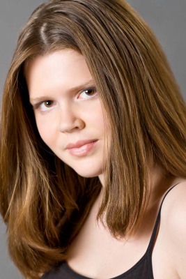 Teenage-actress-headshot