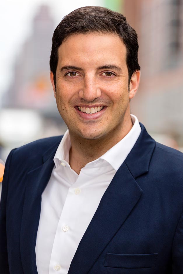 Financial-executive-headshot-outdoor