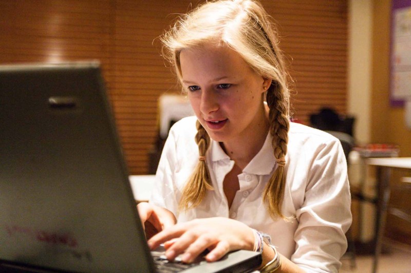 Student-doing-research