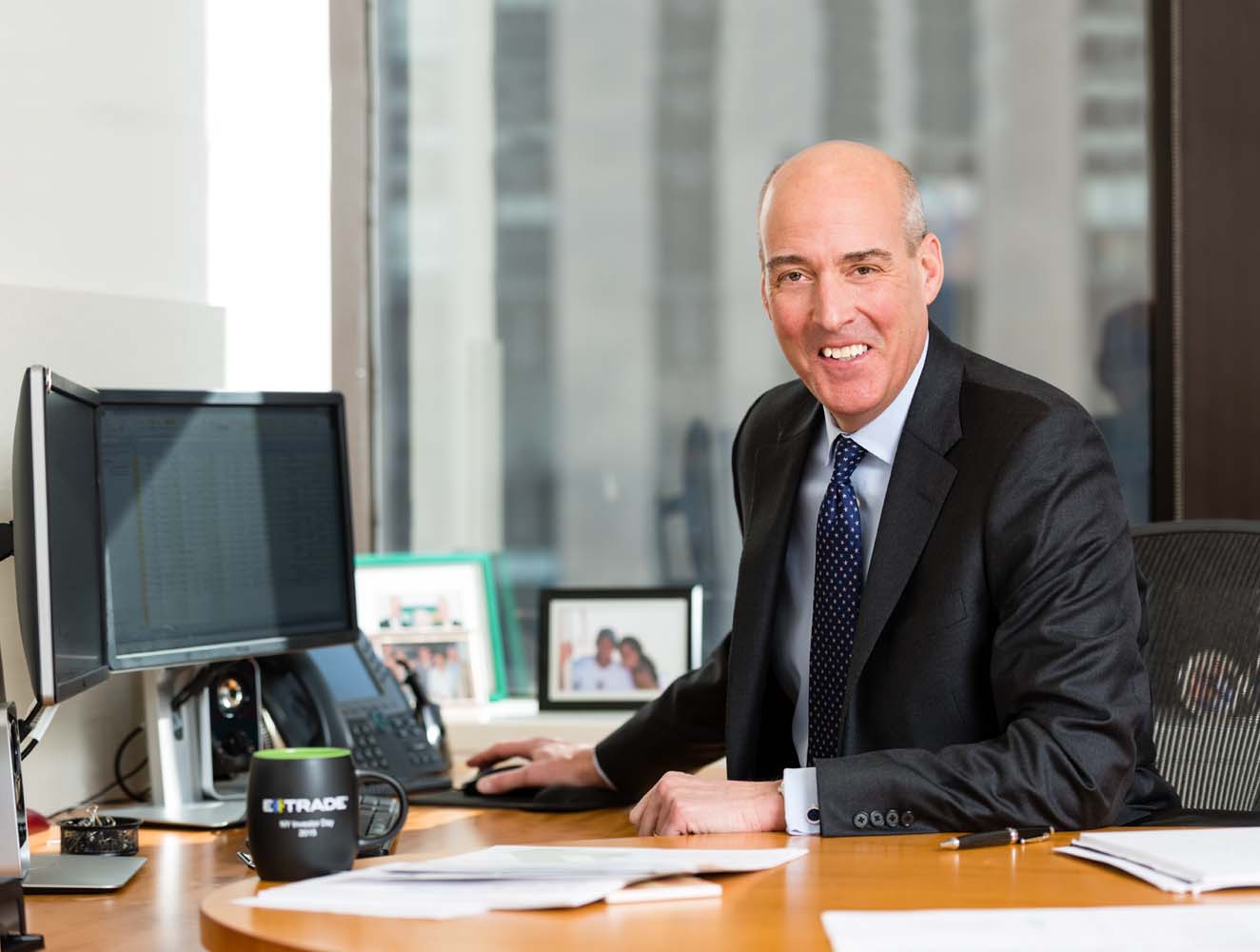 Financial-executive-environmental-portrait-1 Financial-executive-environmental-portrait-1