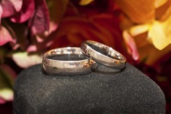 Platinum: Hammered wedding rings and flowers
