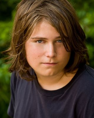 08-teenage-boy-theatrical-actor-headshot-blue-eyes-brown-blond-hair