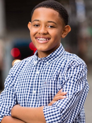 Young-teenage-actor-commercial-headshot-outdoor