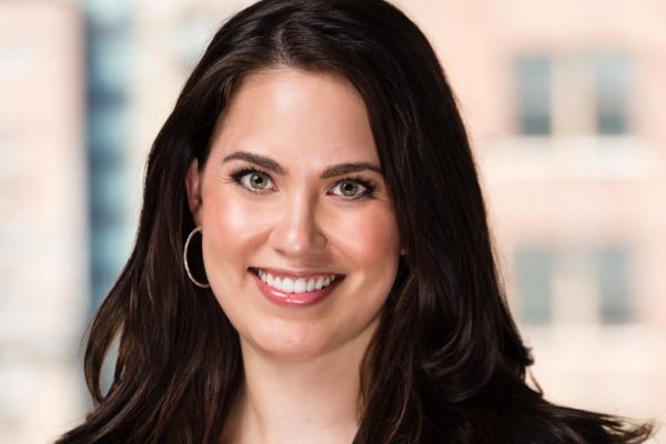 Choosing the Best Headshot for Your LinkedIn Profile: Tips for Professionals