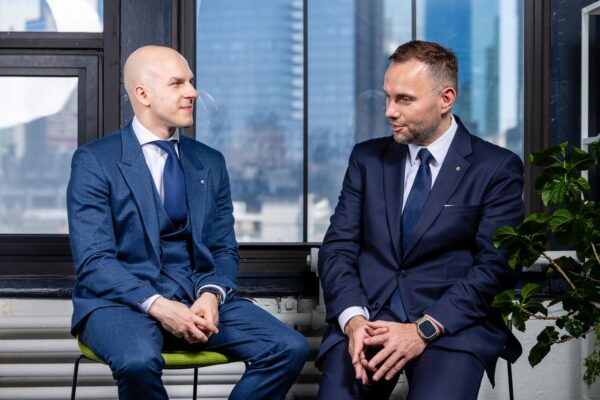 Visual Conversations: The Role of Photography in Corporate Communication