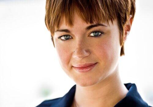 05-Headshot-of-red-headed-young-actress-with-blue-eyes